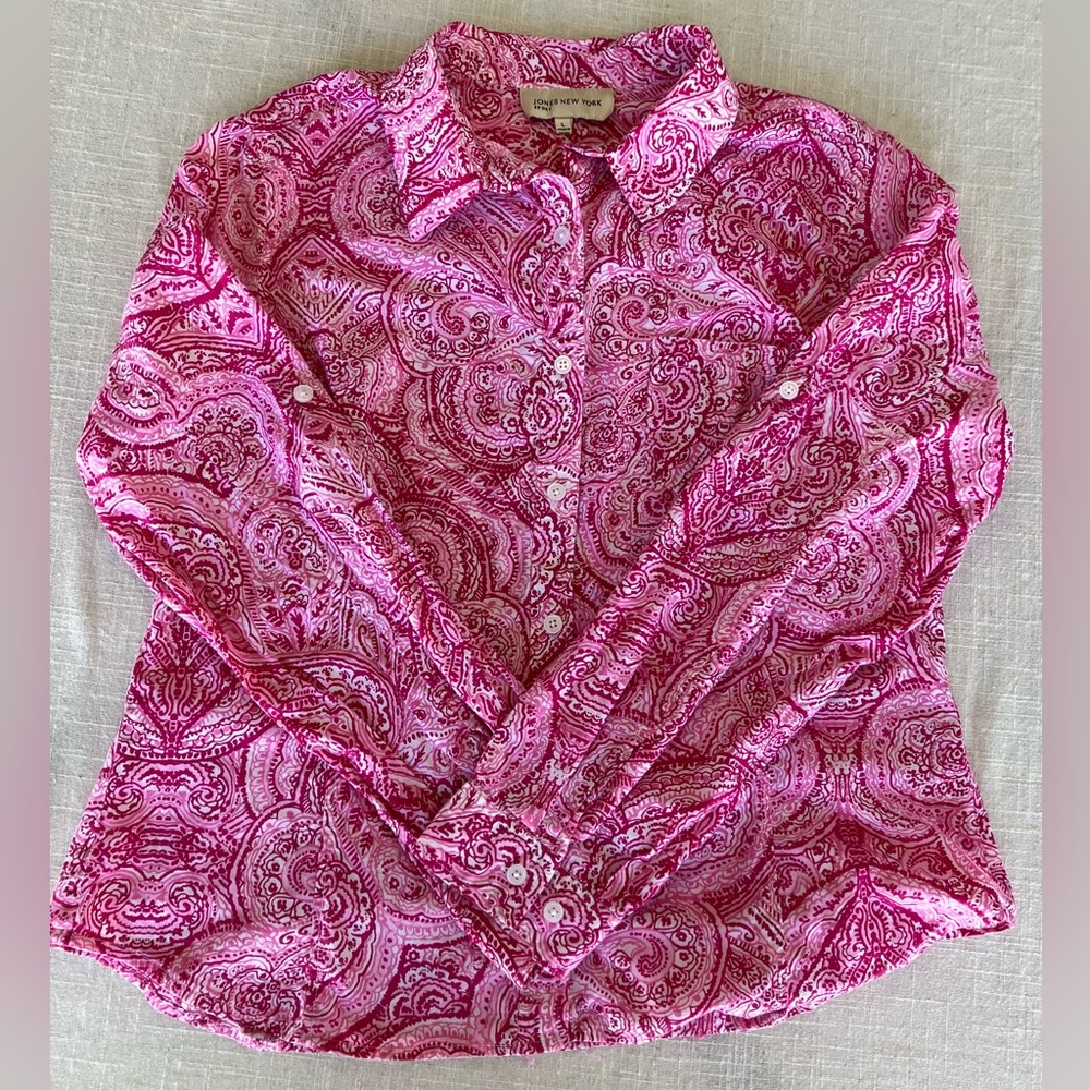 Jones New York Sport Pink paisley Blouse button down.